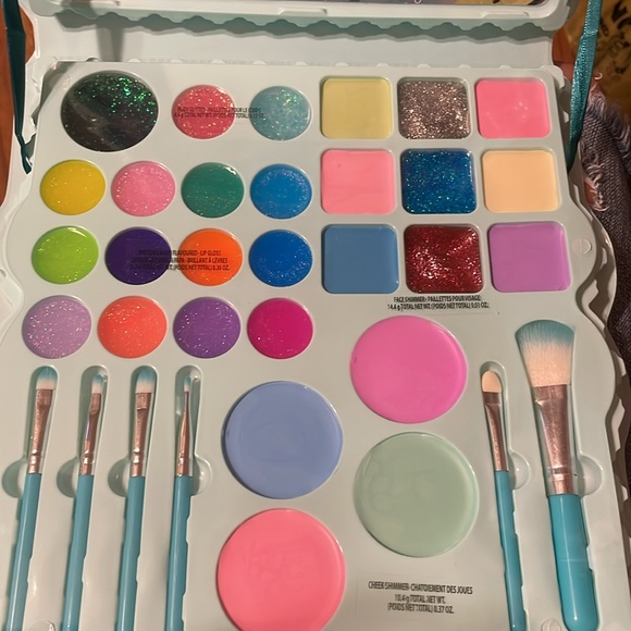 •DISNEY•BNWT "THE LITTLE MERMAID" LITTLE GIRL MAKE UP, COSMETICS, & BRUSH SET - Picture 3 of 7